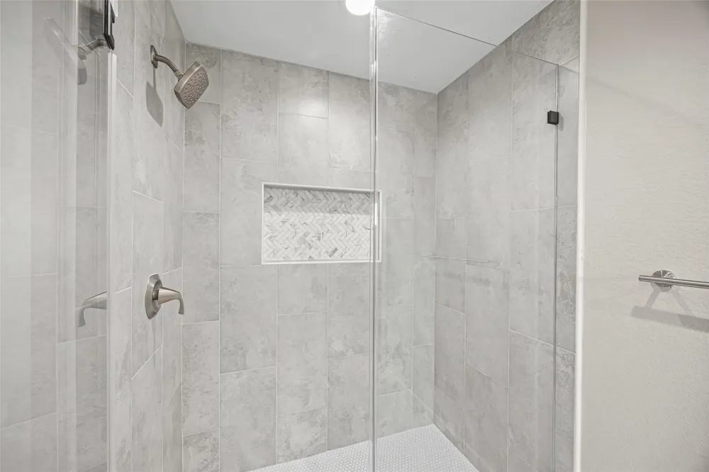 8203 Gladstone Street Houston, TX 77051