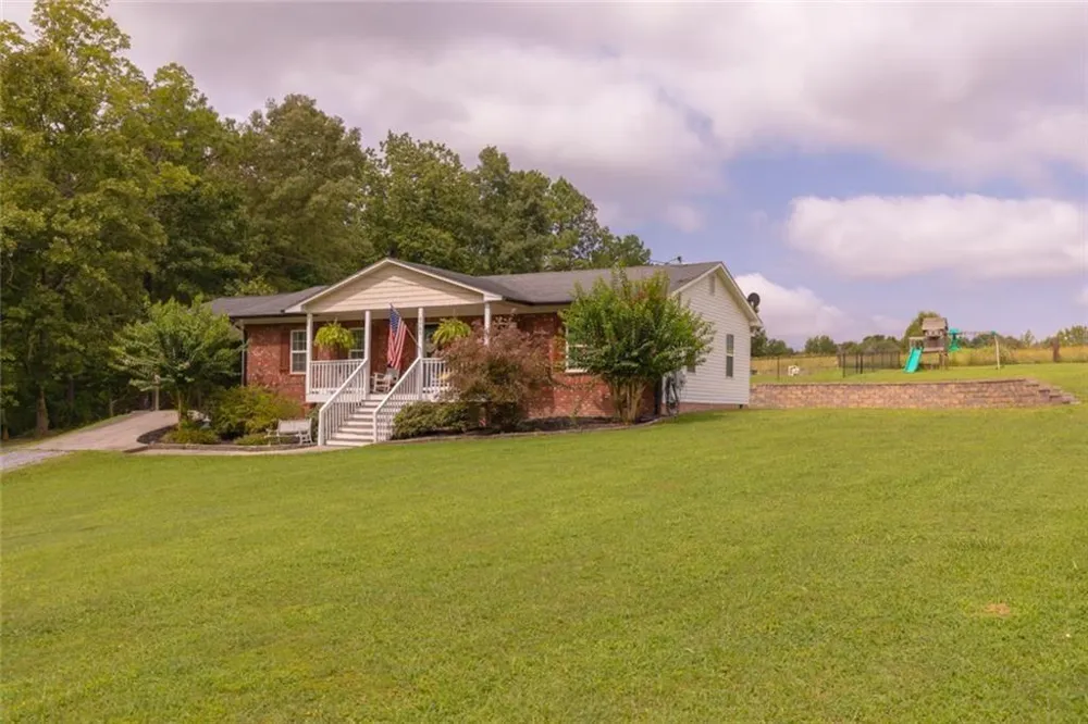 3789 Collard Valley Road Cedartown, GA 30125