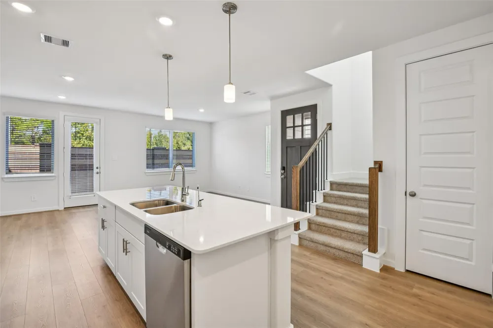 2160 Blue Heron Drive Kemah, TX 77565
