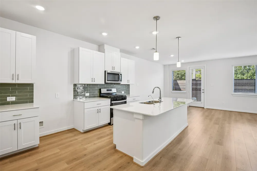 2160 Blue Heron Drive Kemah, TX 77565