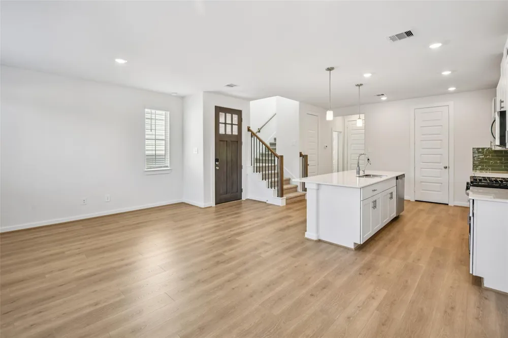 2160 Blue Heron Drive Kemah, TX 77565