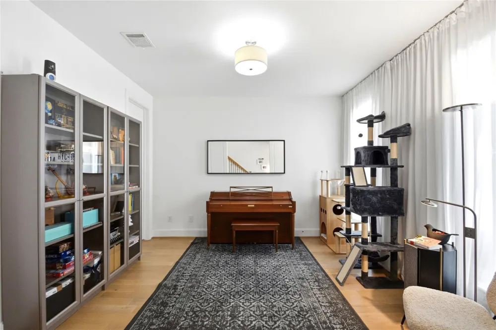 8653 Green Kolbe Lane Houston, TX 77080