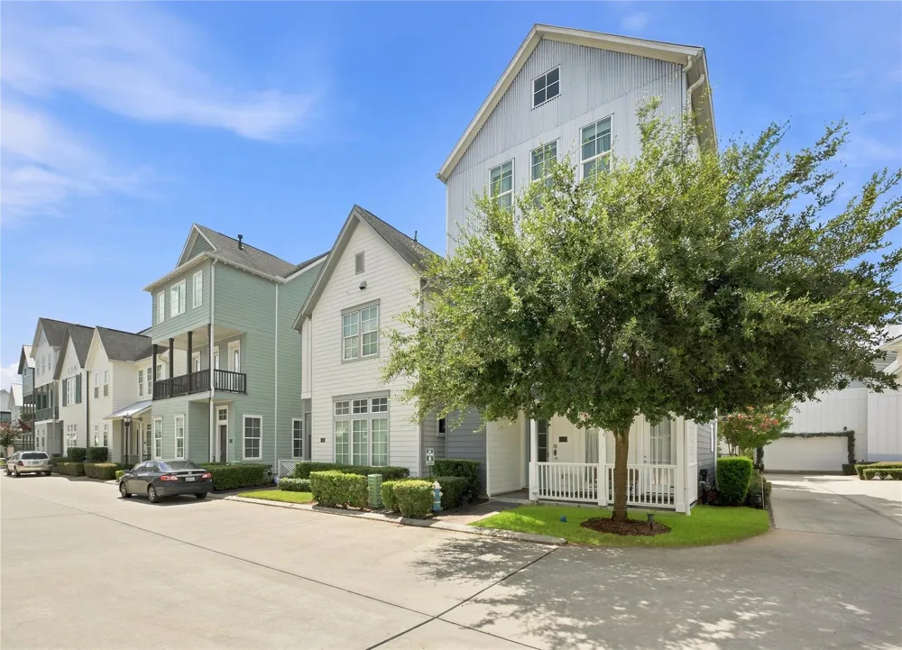 8653 Green Kolbe Lane Houston, TX 77080