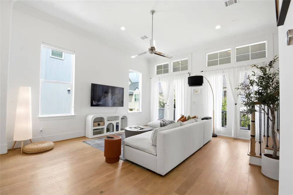 8653 Green Kolbe Lane Houston, TX 77080