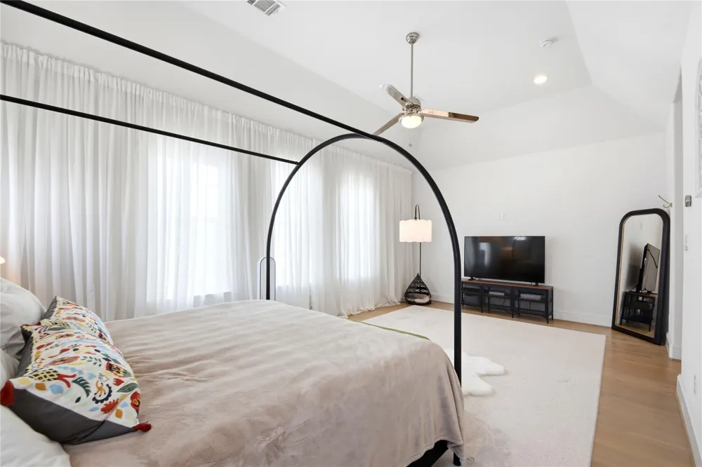 8653 Green Kolbe Lane Houston, TX 77080