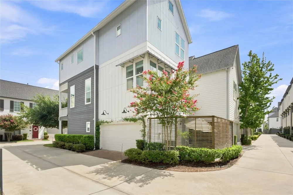 8653 Green Kolbe Lane Houston, TX 77080