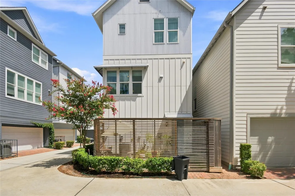 8653 Green Kolbe Lane Houston, TX 77080