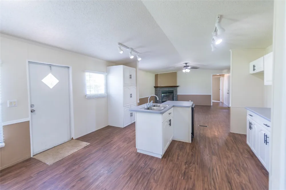 2592 County Road 152 Bedias, TX 77831