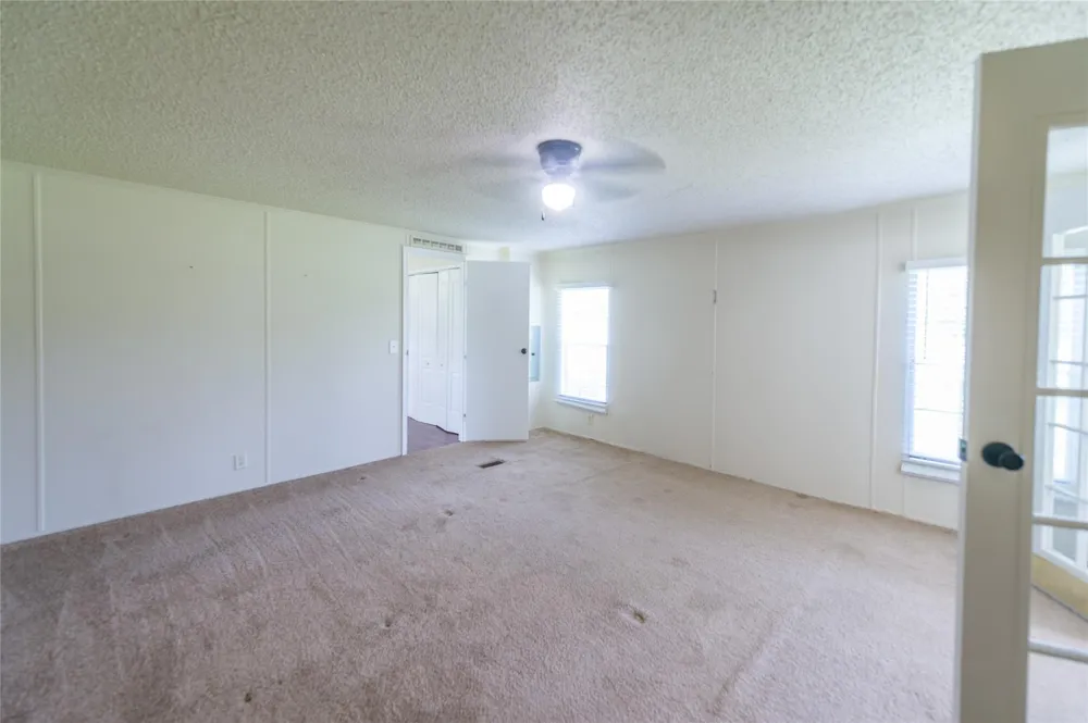 2592 County Road 152 Bedias, TX 77831