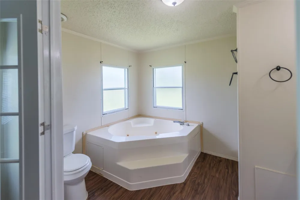 2592 County Road 152 Bedias, TX 77831