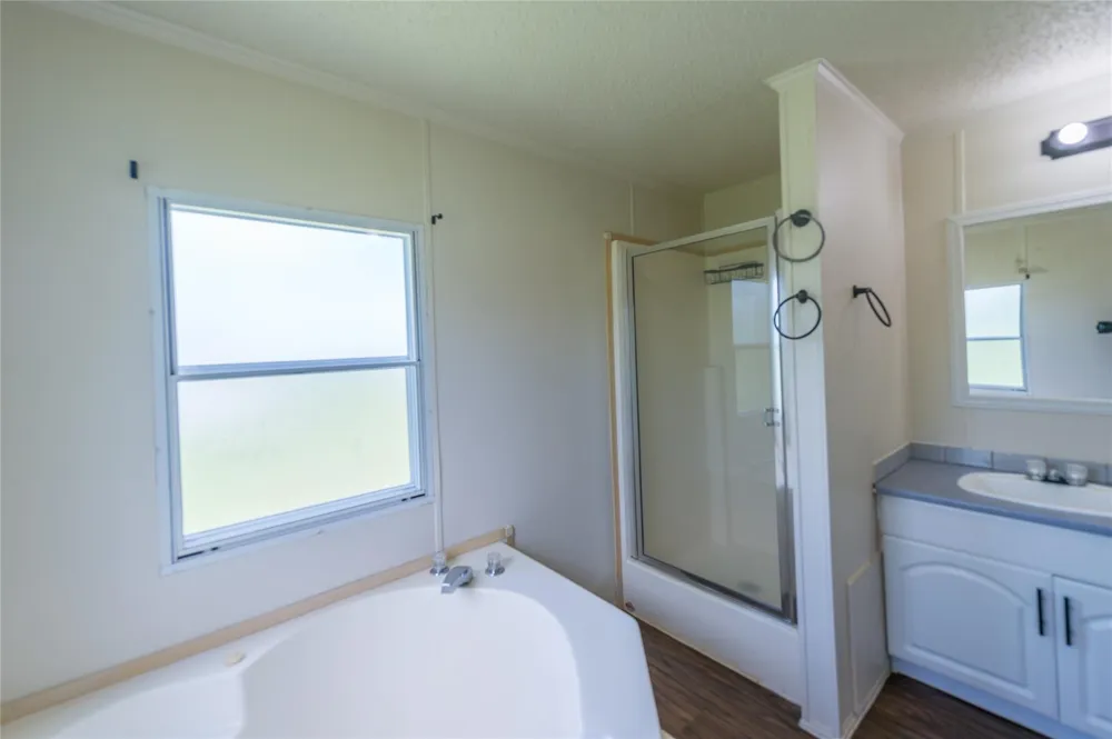 2592 County Road 152 Bedias, TX 77831
