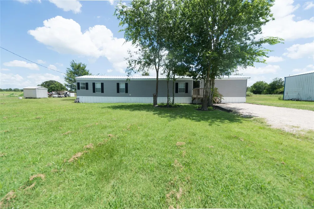 2592 County Road 152 Bedias, TX 77831
