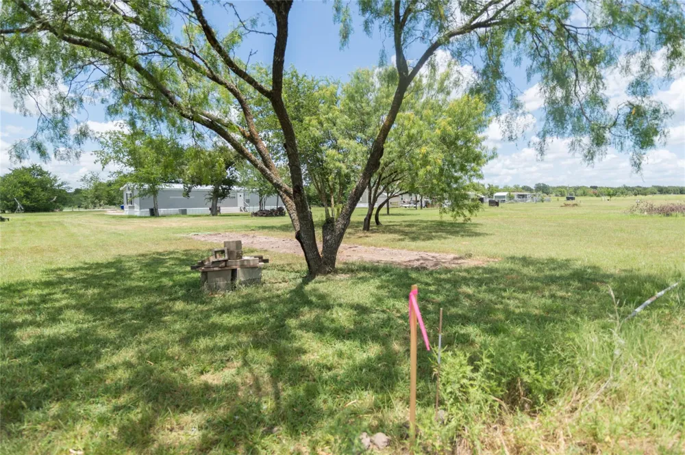 2592 County Road 152 Bedias, TX 77831