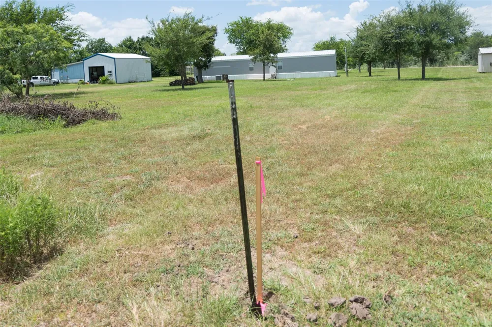 2592 County Road 152 Bedias, TX 77831