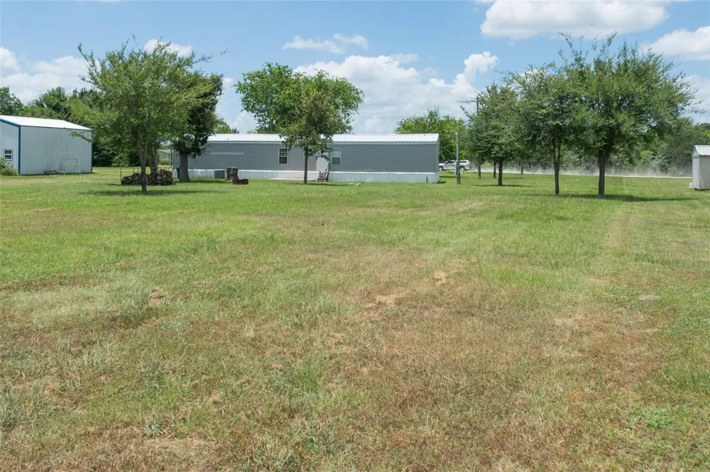 2592 County Road 152 Bedias, TX 77831