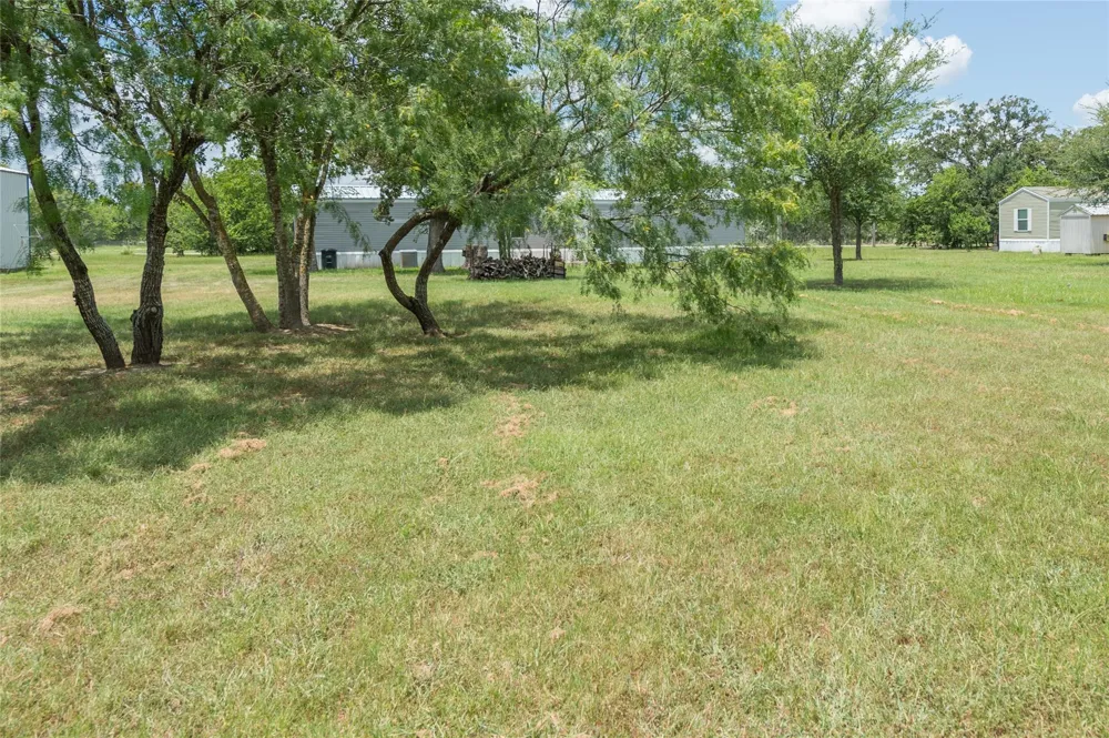 2592 County Road 152 Bedias, TX 77831