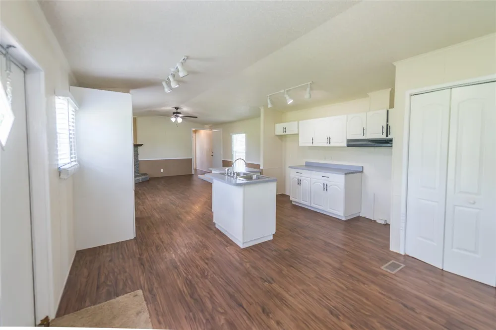 2592 County Road 152 Bedias, TX 77831