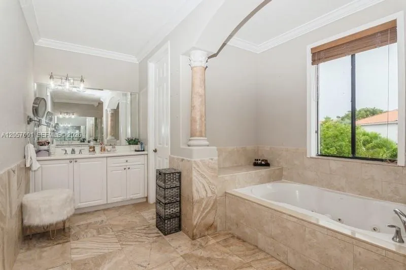 18704 SW 76th Ct Cutler Bay, FL 33157