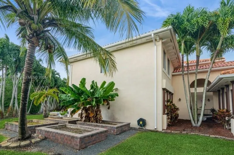 18704 SW 76th Ct Cutler Bay, FL 33157