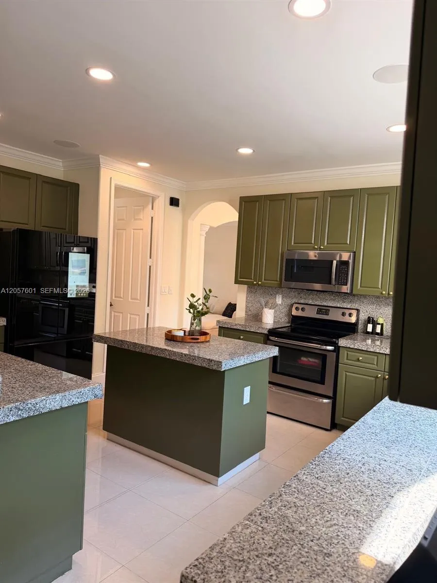 18704 SW 76th Ct Cutler Bay, FL 33157