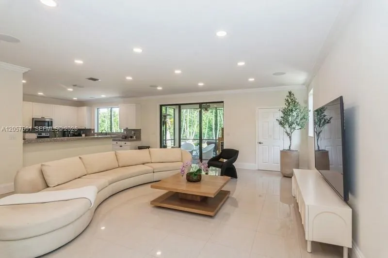 18704 SW 76th Ct Cutler Bay, FL 33157