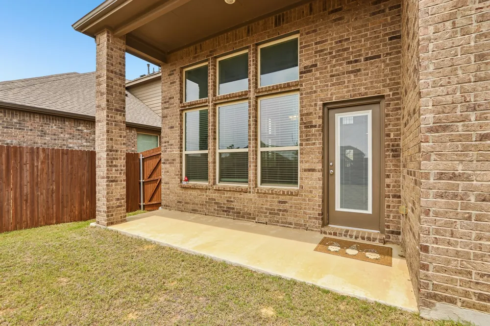 9808 Fall Brook Drive Aubrey, TX 76227