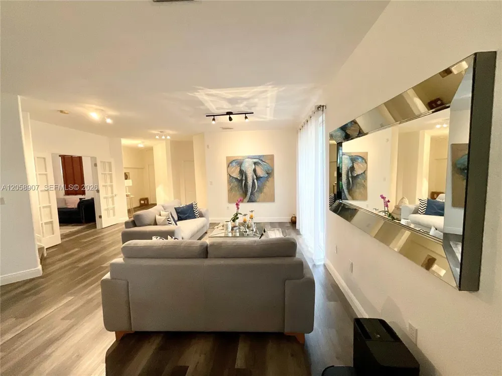 11320 NW 43rd Ter Doral, FL 33178