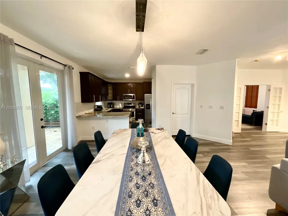 11320 NW 43rd Ter Doral, FL 33178