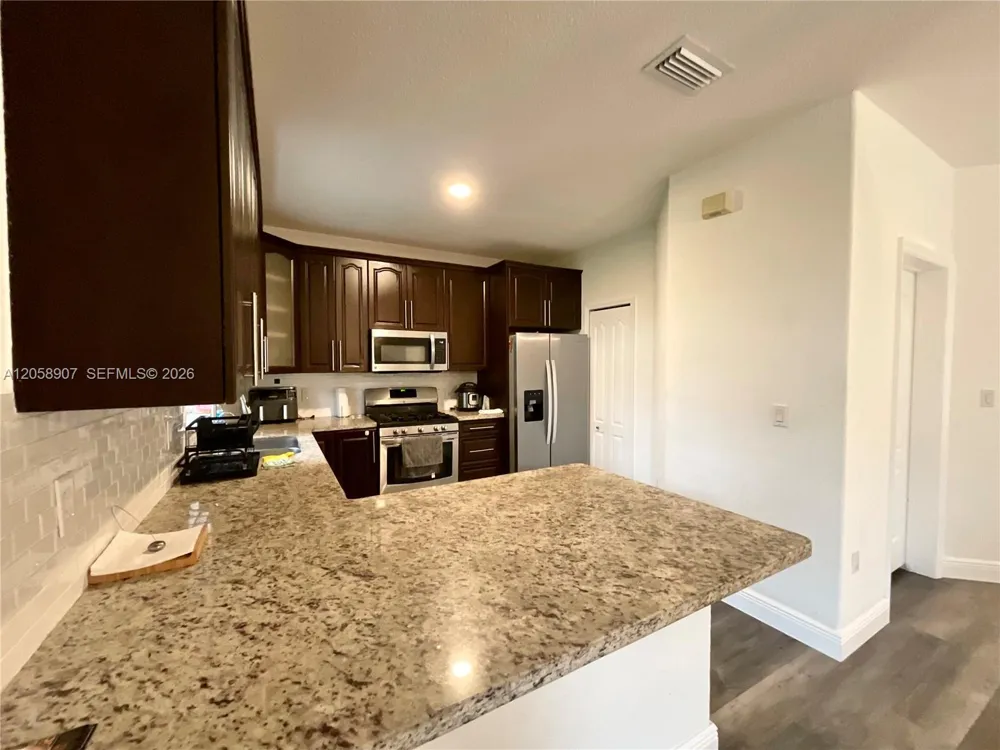 11320 NW 43rd Ter Doral, FL 33178
