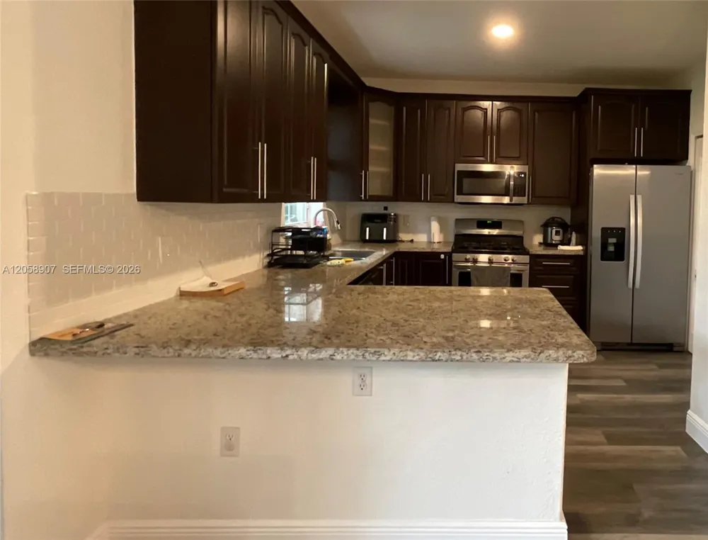 11320 NW 43rd Ter Doral, FL 33178