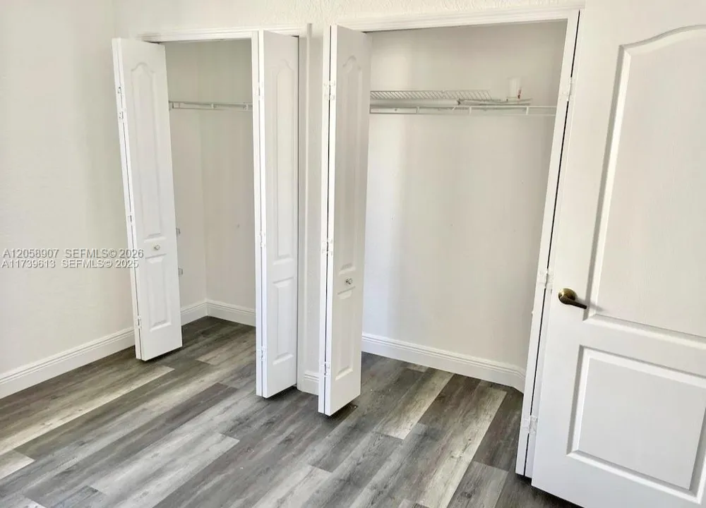 11320 NW 43rd Ter Doral, FL 33178