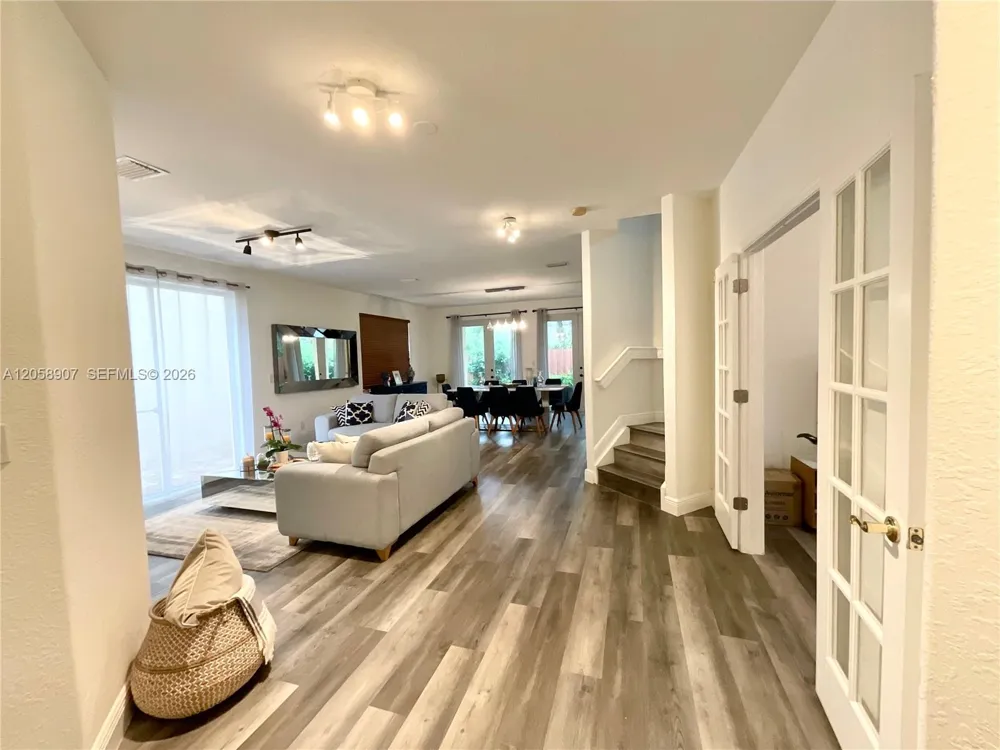 11320 NW 43rd Ter Doral, FL 33178