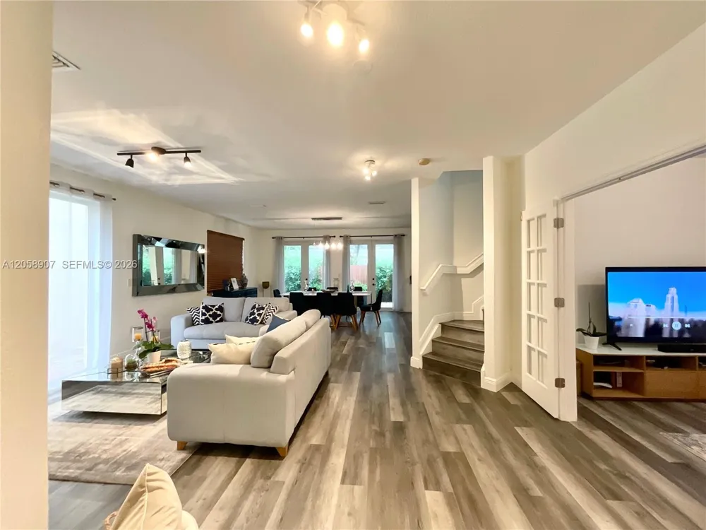 11320 NW 43rd Ter Doral, FL 33178