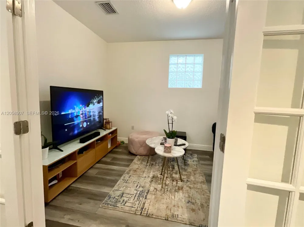 11320 NW 43rd Ter Doral, FL 33178