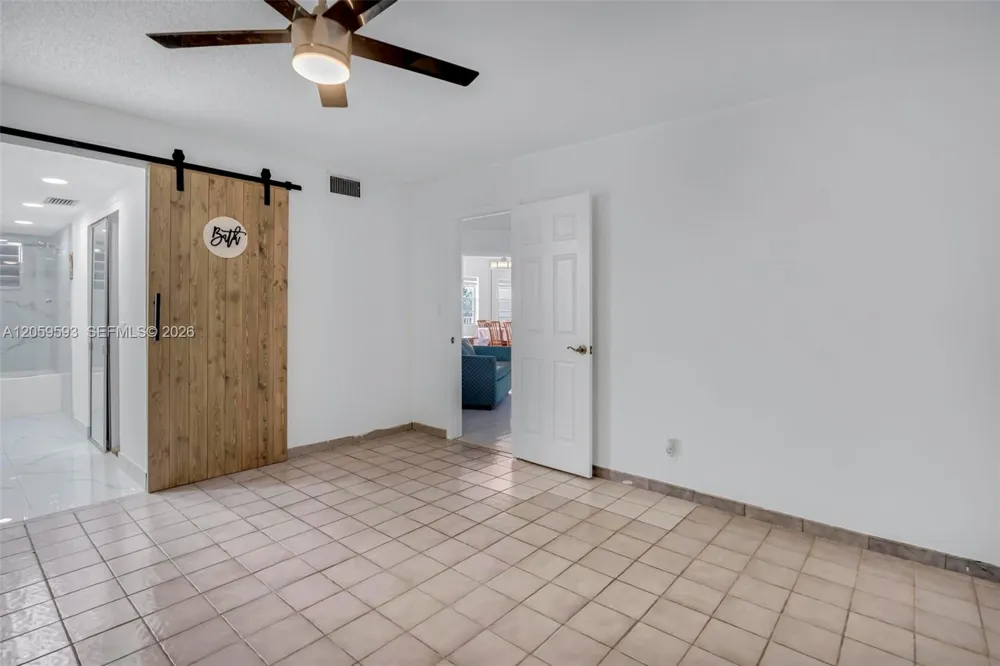 3990 NW 42nd Ave #403 Lauderdale Lakes, FL 33319