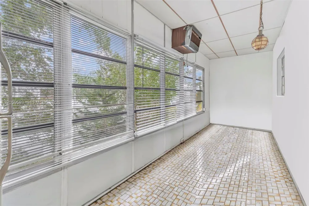 3990 NW 42nd Ave #403 Lauderdale Lakes, FL 33319