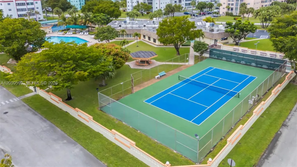 3990 NW 42nd Ave #403 Lauderdale Lakes, FL 33319