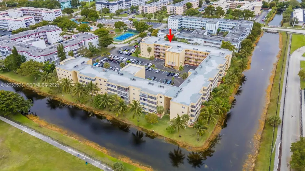 3990 NW 42nd Ave #403 Lauderdale Lakes, FL 33319