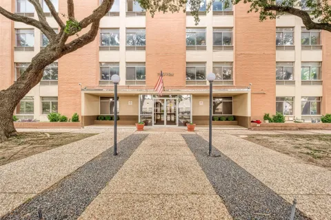 7520 Hornwood Drive #906