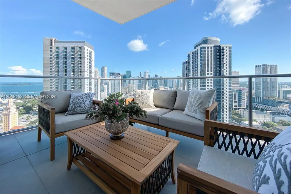 851 NE 1st Ave #2911 Miami, FL 33132