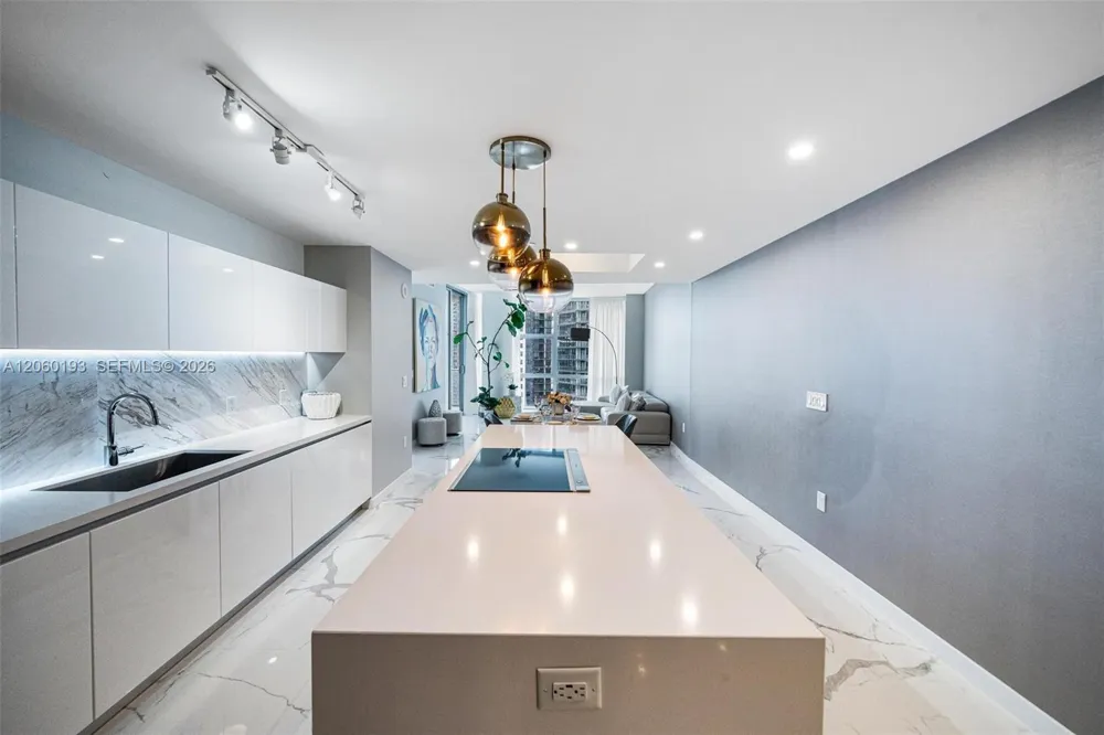 851 NE 1st Ave #2911 Miami, FL 33132
