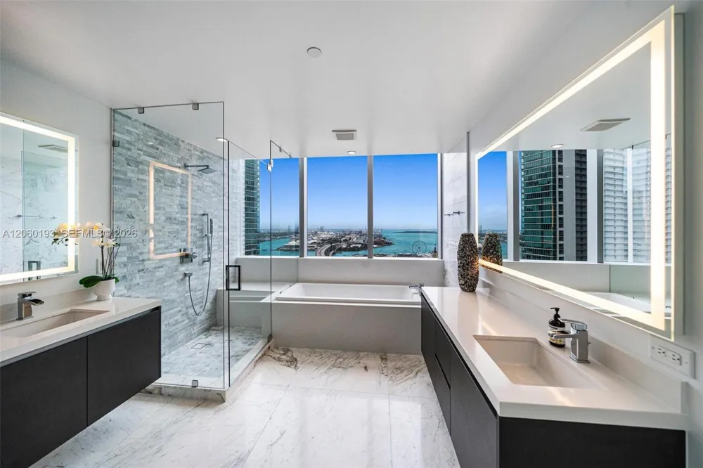 851 NE 1st Ave #2911 Miami, FL 33132