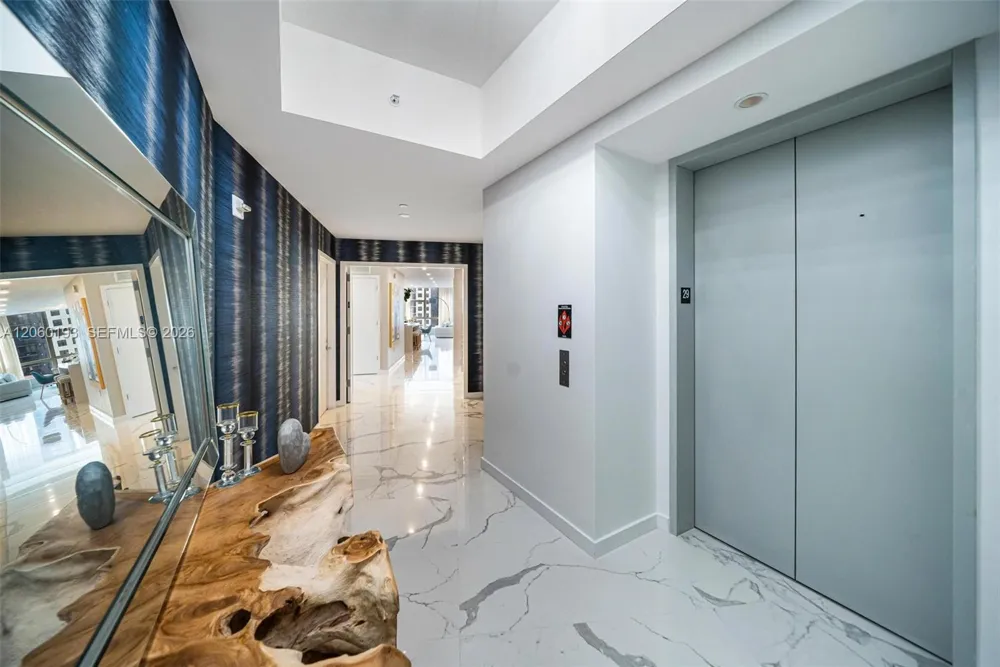 851 NE 1st Ave #2911 Miami, FL 33132