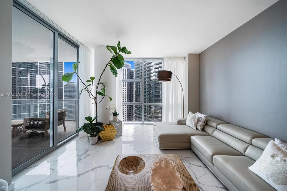851 NE 1st Ave #2911 Miami, FL 33132