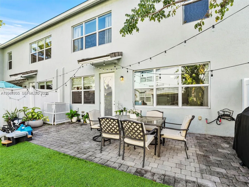 3953 Black Olive Ln #3953 Hollywood, FL 33021