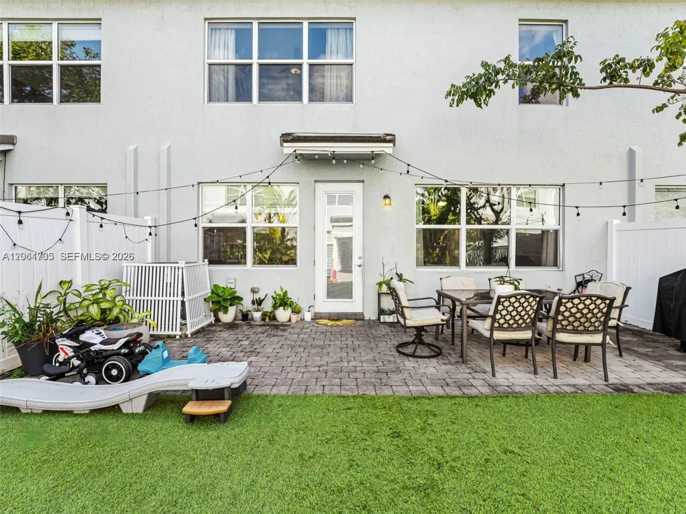 3953 Black Olive Ln #3953 Hollywood, FL 33021
