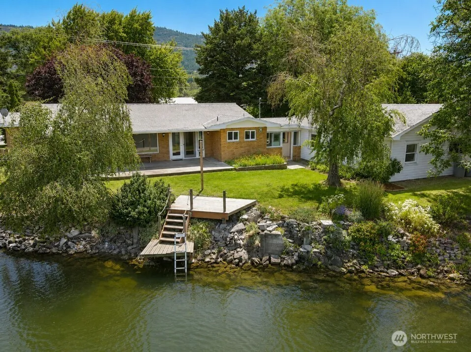 1616 Cherry Street Oroville, WA 98844