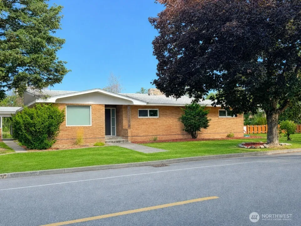1616 Cherry Street Oroville, WA 98844