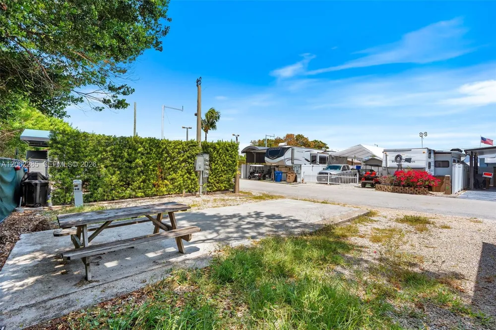 325 Calusa St Lot 116 Key Largo, FL 33037