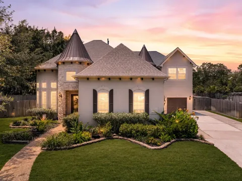 2304 Halls Creek Court